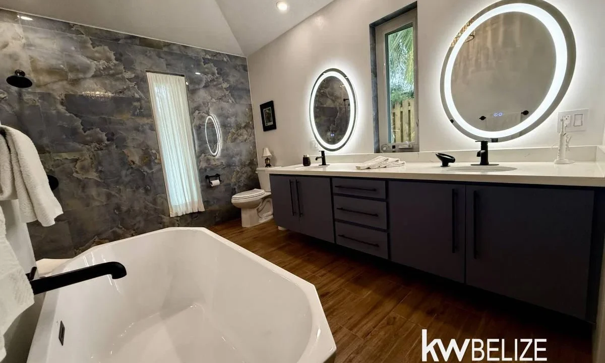 kellerwilliamsbelize-h2127-18