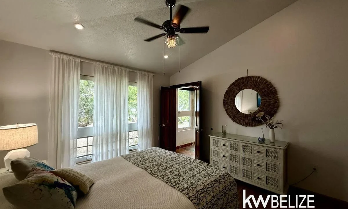 kellerwilliamsbelize-h2127-23
