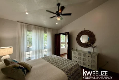 kellerwilliamsbelize-h2127-23