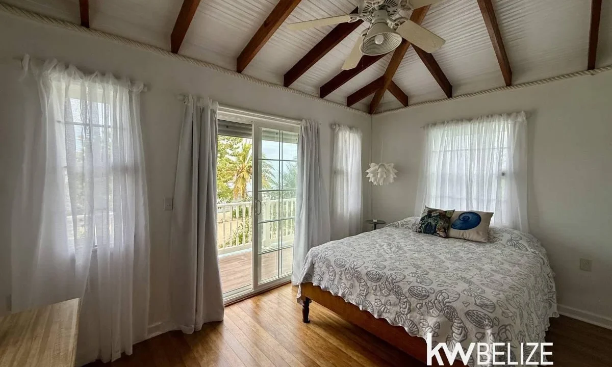kellerwilliamsbelize-h2127-28