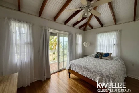 kellerwilliamsbelize-h2127-28