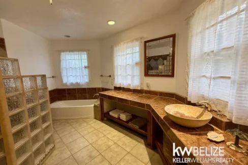kellerwilliamsbelize-h2127-34