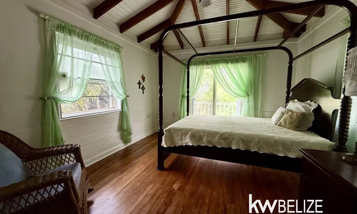 kellerwilliamsbelize-h2127-36