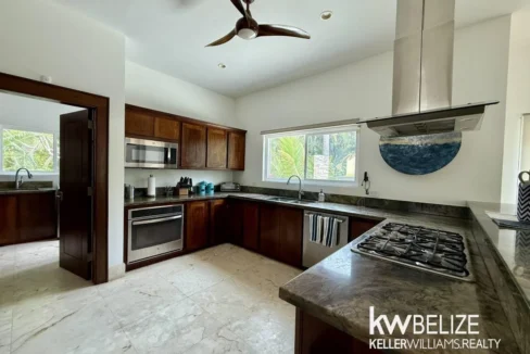kellerwilliamsbelize-h2130-12