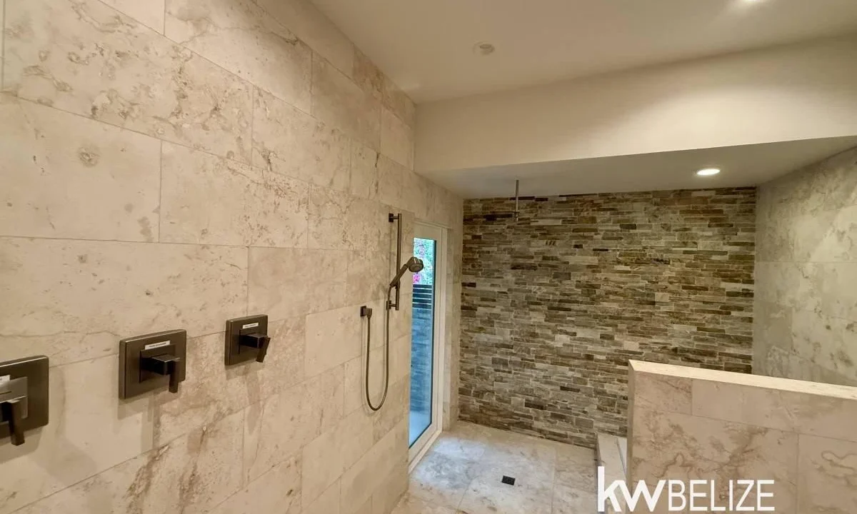 kellerwilliamsbelize-h2130-22