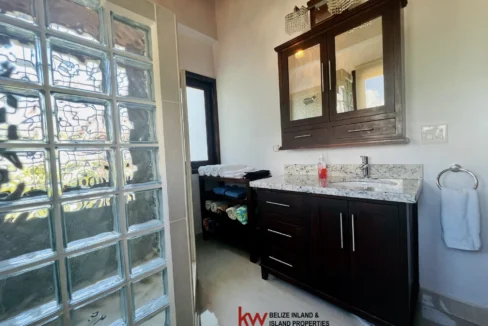 kellerwilliamsbelize-h5002-30