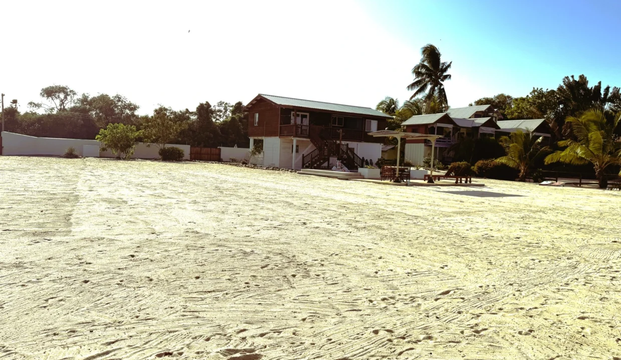 kellerwilliamsbelize-l1025-26