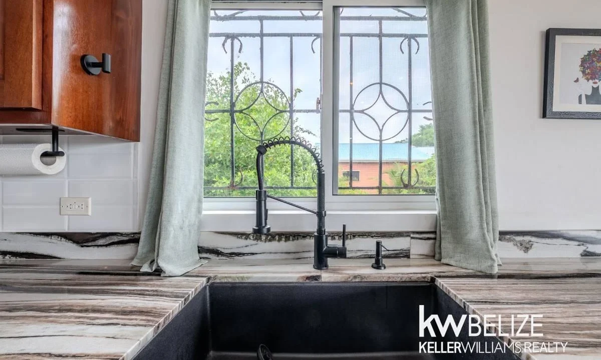 kellerwilliamsbelize-m-bh112606h-07
