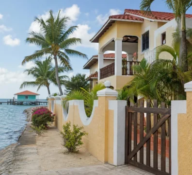 Belizean waterfront residential property with tropical setting and clear property boundaries