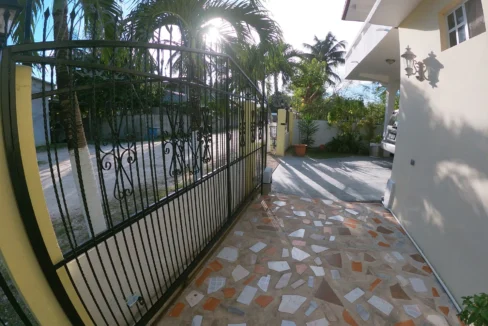 kellerwilliamsbelize-aw021224cz-03