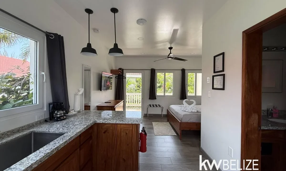 kellerwilliamsbelize-c2128-14