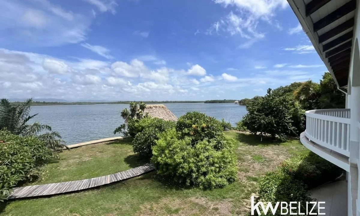 kellerwilliamsbelize-c2132-16