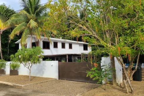 kellerwilliamsbelize-h1011-01