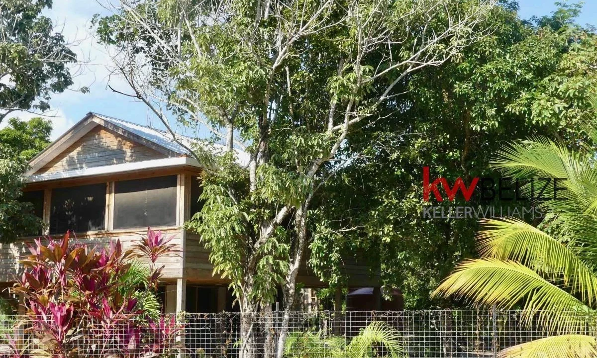 kellerwilliamsbelize-h2080-01