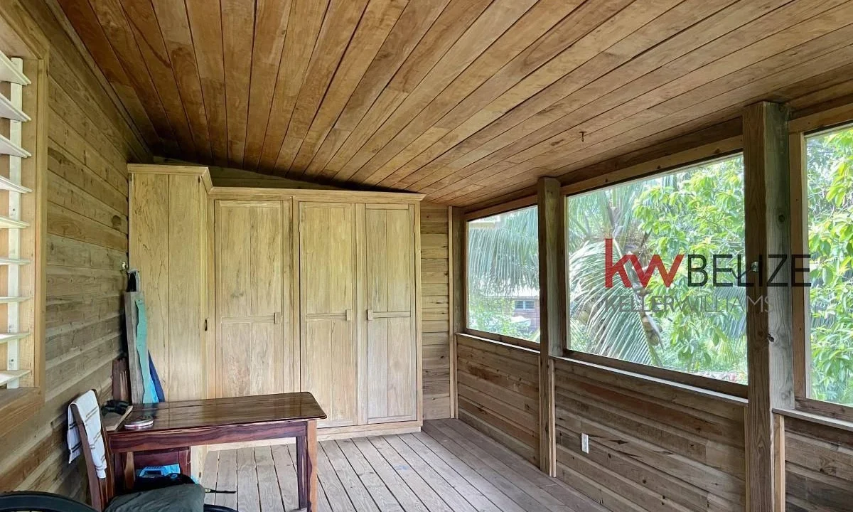 kellerwilliamsbelize-h2080-09