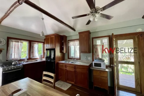 kellerwilliamsbelize-h2090-05