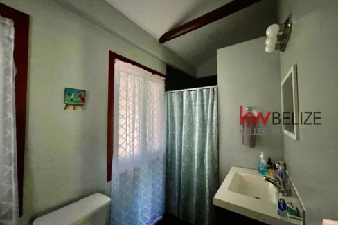 kellerwilliamsbelize-h2090-09