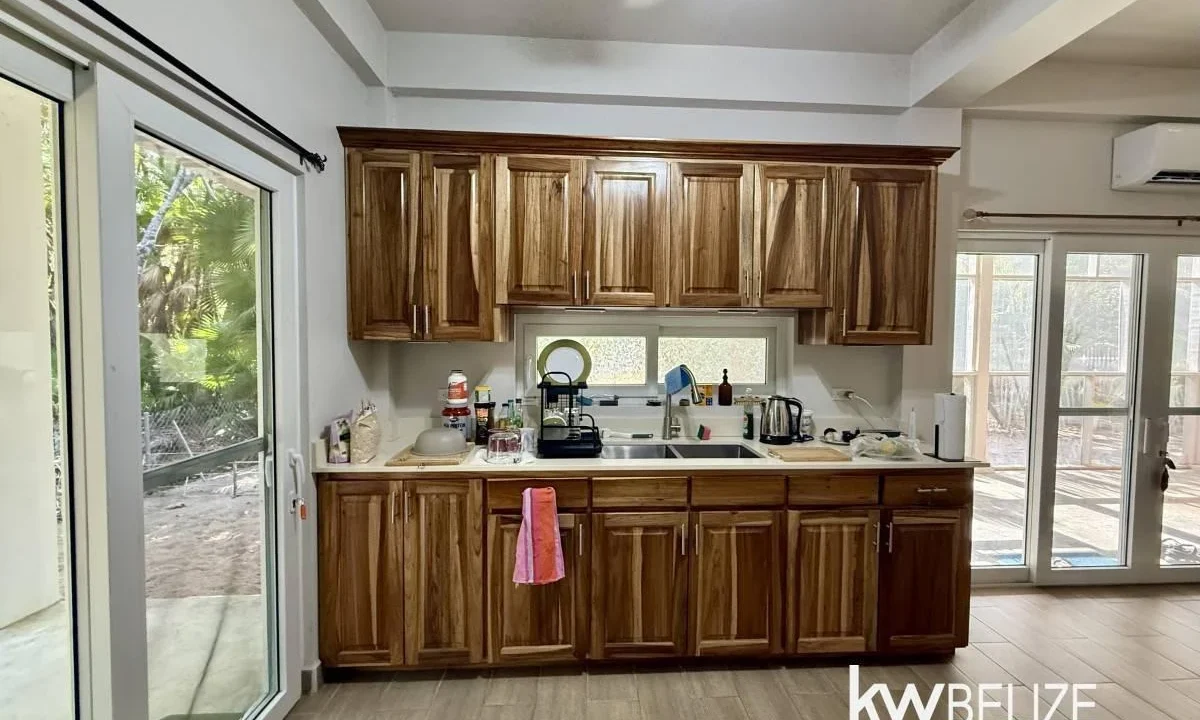 kellerwilliamsbelize-h2114-05