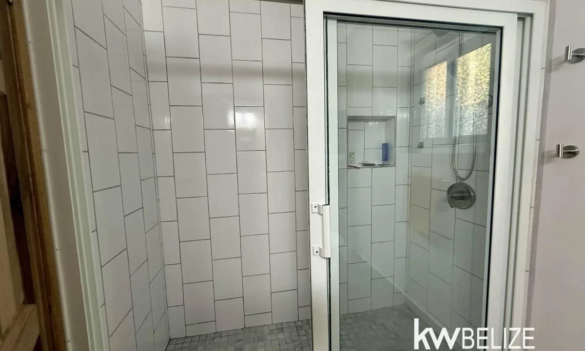 kellerwilliamsbelize-h2114-12