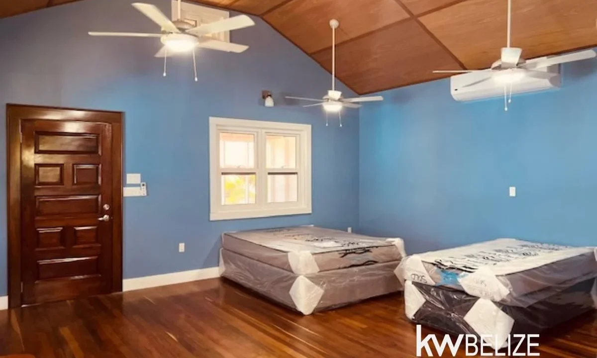 kellerwilliamsbelize-h2118-18