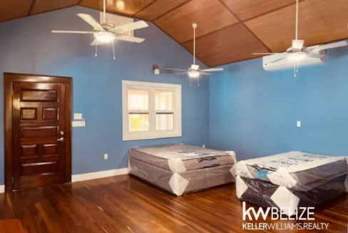 kellerwilliamsbelize-h2118-18