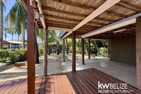 kellerwilliamsbelize-h2122-22