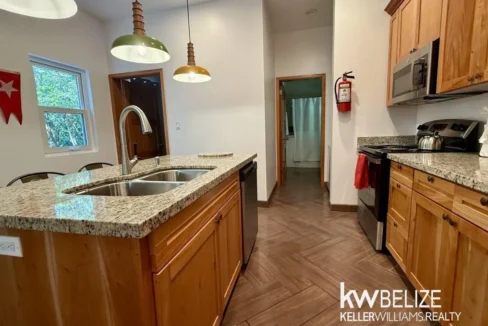 kellerwilliamsbelize-h2126-06