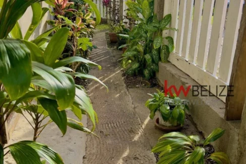 kellerwilliamsbelize-mlh042311pg-44