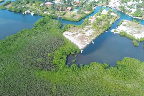 5-644-acre-private-island-placencia-belize-04