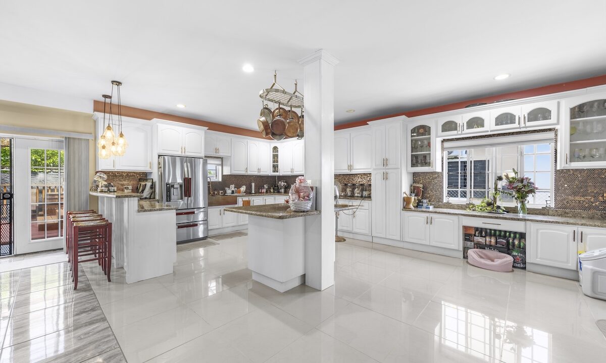 JC-CUELLAR-MODERN-HOME-LADYVILLE-3171-260818