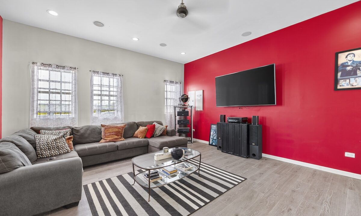 JC-CUELLAR-MODERN-HOME-LADYVILLE-3180-260818