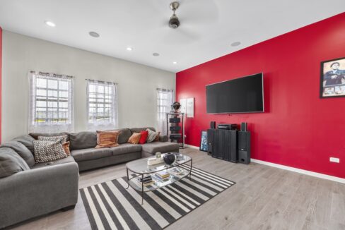JC-CUELLAR-MODERN-HOME-LADYVILLE-3180-260818