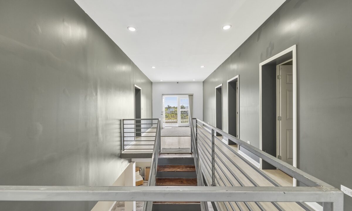 JC-CUELLAR-MODERN-HOME-LADYVILLE-3186-260818