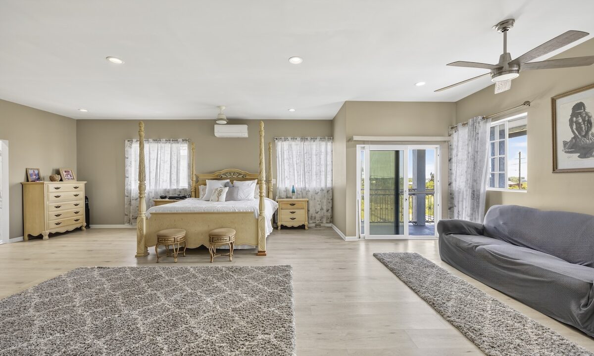 JC-CUELLAR-MODERN-HOME-LADYVILLE-3189-260818