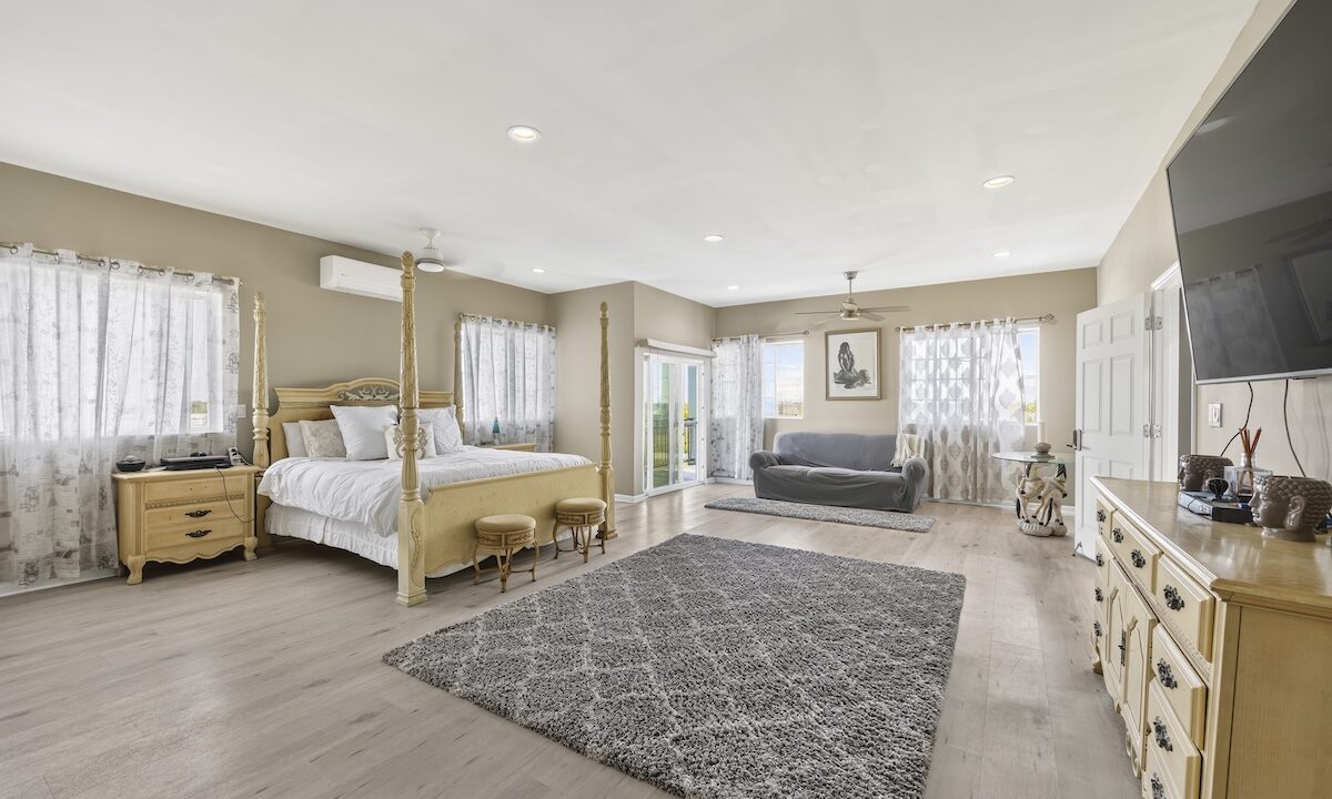 JC-CUELLAR-MODERN-HOME-LADYVILLE-3192-260818