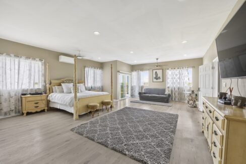 JC-CUELLAR-MODERN-HOME-LADYVILLE-3192-260818