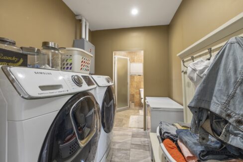 JC-CUELLAR-MODERN-HOME-LADYVILLE-3229-260818