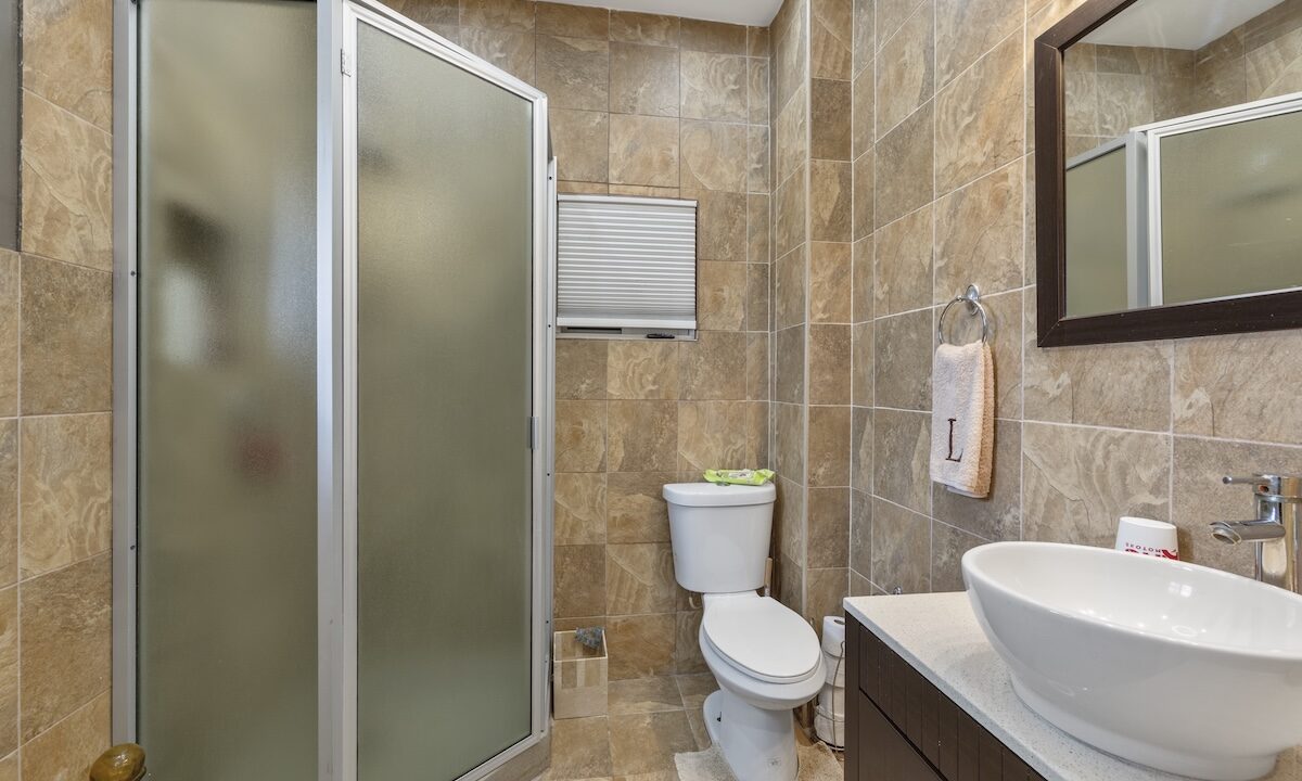 JC-CUELLAR-MODERN-HOME-LADYVILLE-3232-260818