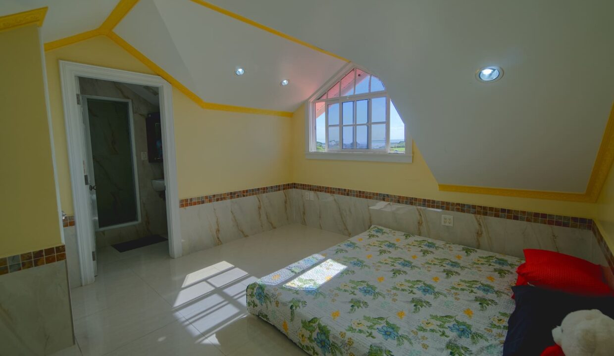 UPPER20ROOM202